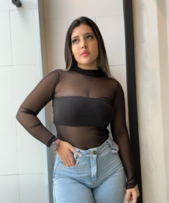 Body tulê gola alta