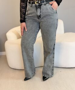 Calça preta estonada